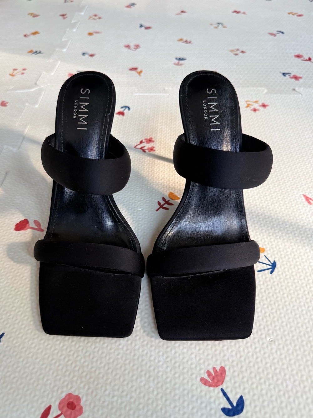 Simmi London Women’s Black Two-Strap Slide Heels